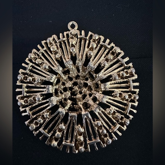 Vintage Floral Medallion - Picture 2 of 2